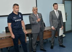 Rövnəq Abdullayev millinin üzvləri ilə görüşüb