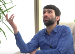 “Emili bu hala gətirən müğənni idi”