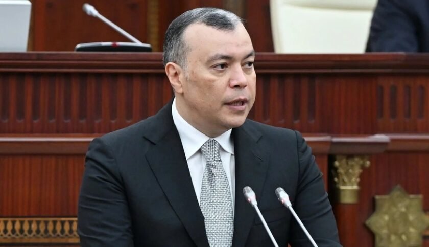 Sahil Babayev parlamentdə çıxış edir