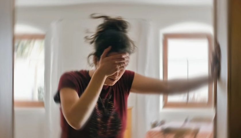 İsti havada günvurma, yoxsa insult? – Həkim iki halı fərqləndirməyin yolunu açıqladı