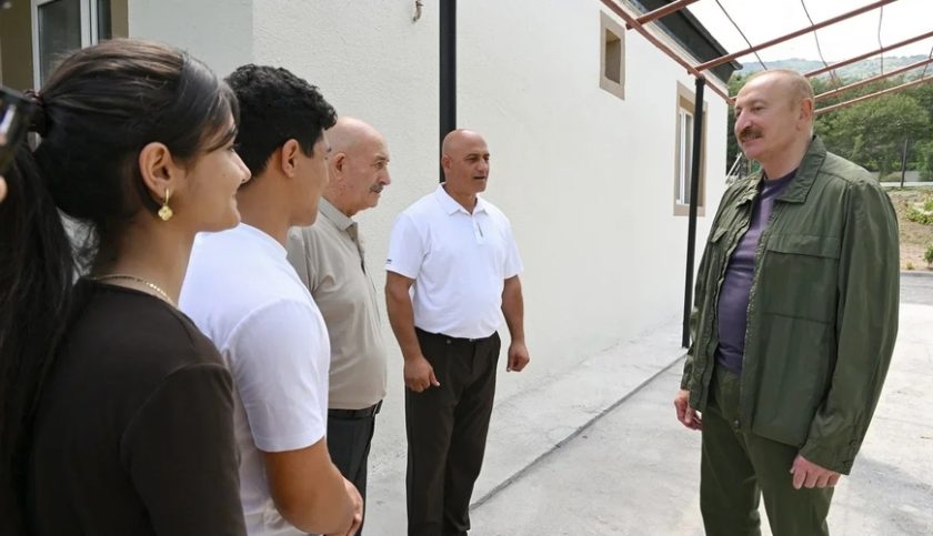 Prezidentin sosial şəbəkə hesablarında Quzeyxırman və Güneyxırman kəndlərində sakinlərlə görüşlə bağlı paylaşım olunub