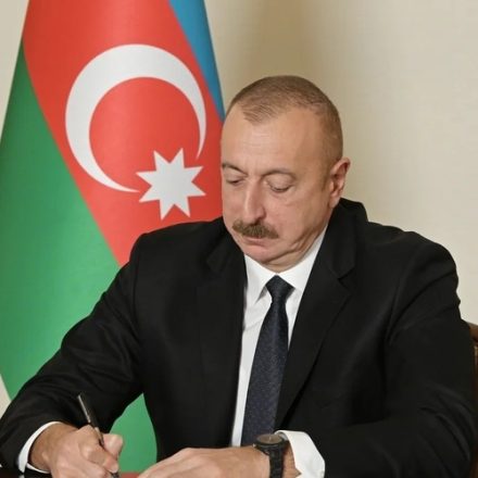 İşçilərə pulsuz səhm veriləcək, startaplara yeni nəfəs gələcək – Prezidentin təsdiqlədiyi qanun nəyi dəyişir?