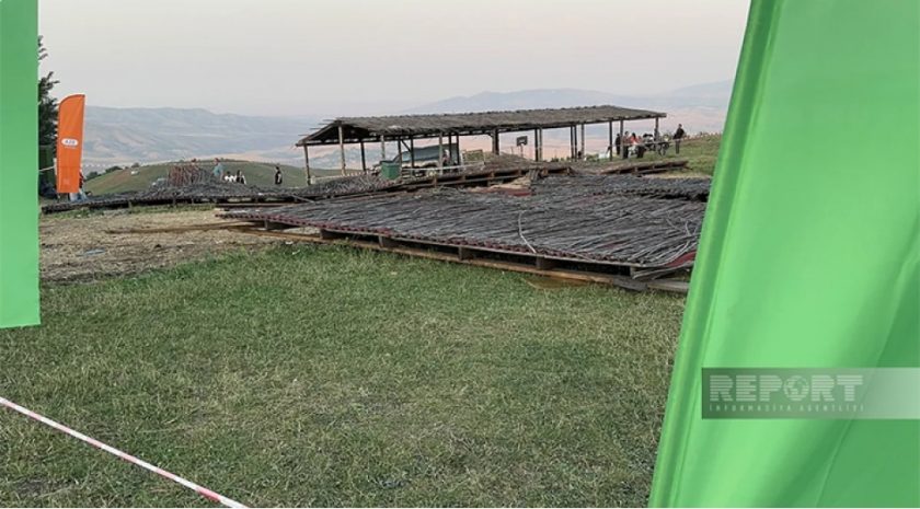 Milli Yaylaq Festivalında taxta konstruksiya aşıb, yaralılar var