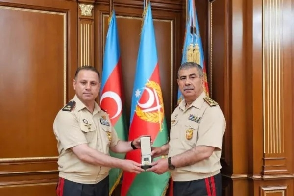 Zakir Həsənov komandanları təltif etdi – FOTO