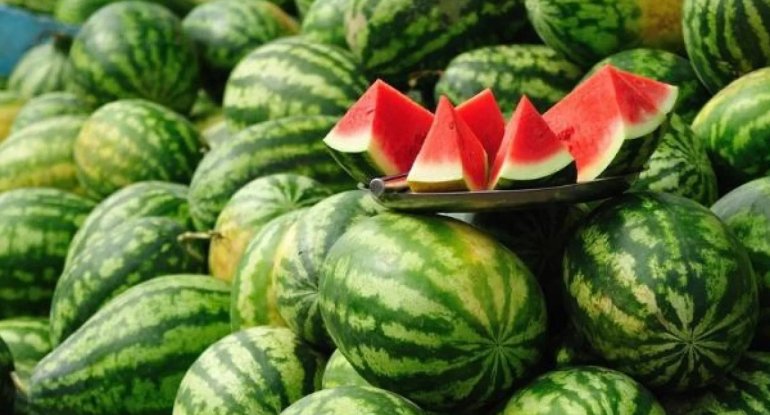 Azərbaycan Rusiyaya qarpız satışından qazancını artırıb