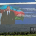 Daşkənddə Prezident İlham Əliyevin Özbəkistana dövlət səfəri ilə bağlı qarşılanma bannerləri yerləşdirilib – VİDEO