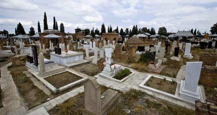 Qəbiristanlıq dəllallarının biabırçı oyunlarına QANUN NƏ DEYİR?