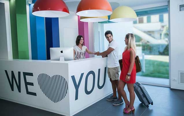 Turist az, otel baha – Ekspert deyir ki….