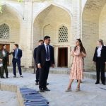 Leyla Əliyeva ilk Buxara Biennalesinin əsərləri ilə tanış olub