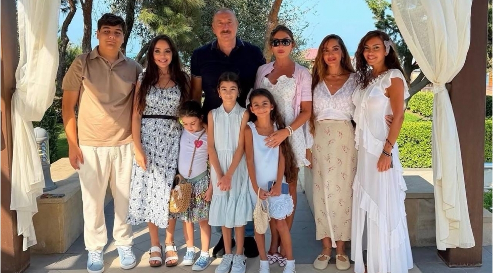 Prezident ailəsinin səmimi FOTOSU