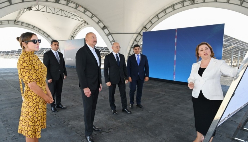 İlham Əliyev Naxçıvan şəhərində “Şəms 1” və “Qərbi Üfüq” Günəş Elektrik stansiyalarında görülən işlərlə tanış olub