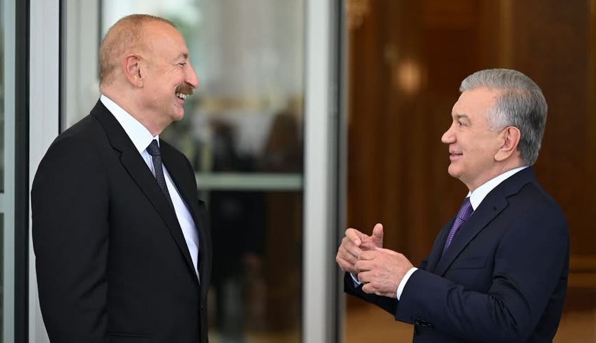Prezident İlham Əliyev Daşkənddə Müstəqillik abidəsini ziyarət edib