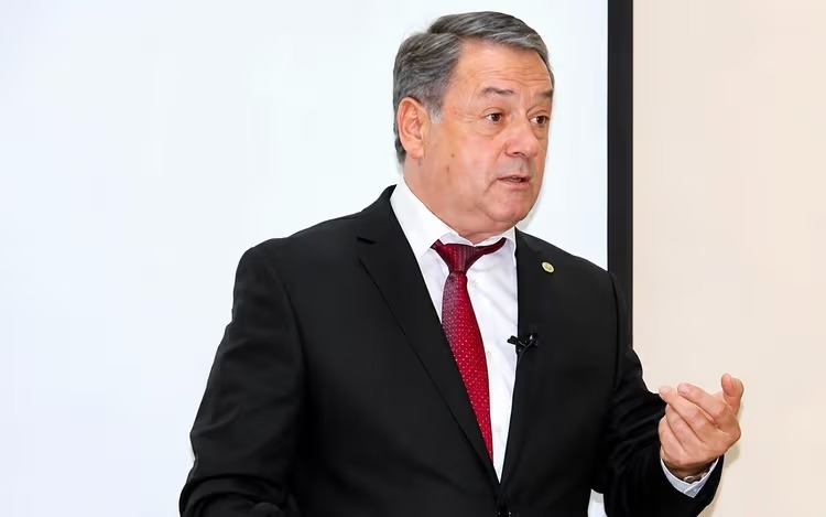 General oğlu vəzifəsindən azad edildi