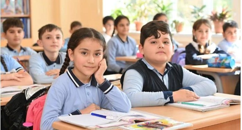 “Məktəb sosial yarış meydanı olmaqdan çıxır” – EKSPERT QƏRARI DƏSTƏKLƏDİ