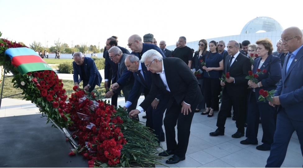 Qərbi Azərbaycan İcması Zəfər parkını ziyarət edib
