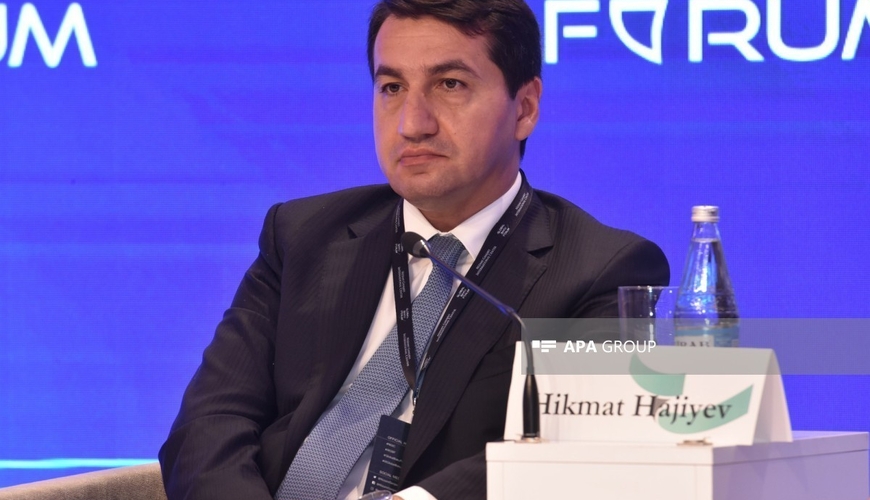 Hikmət Hacıyev Ərəb Media Forumunda Qarabağda və digər bölgələrdə Qafqaz Albaniyasının zəngin xristian irsi barədə danışıb
