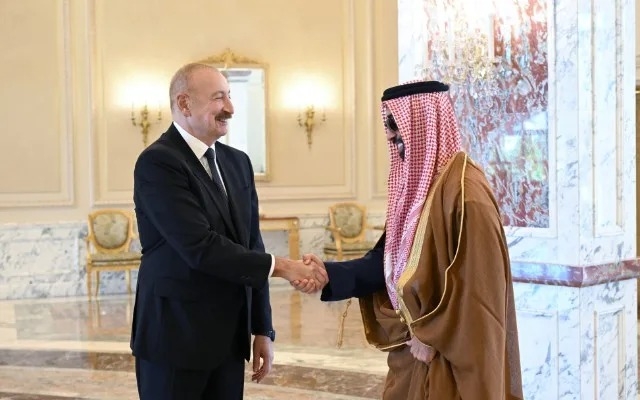 İlham Əliyev BƏƏ-nin milli təhlükəsizlik müşavirini qəbul etdi