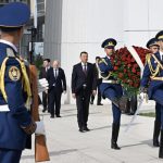 Tacikistan baş naziri Zəfər Parkında – FOTOLAR