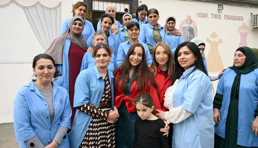 Leyla Əliyeva Şamaxıda sosial tikiş müəssisəsinin fəaliyyəti ilə tanış olub – Foto