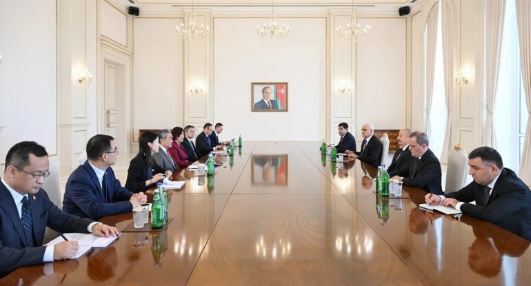 İlham Əliyev Çinin xarici işlər nazirini qəbul etdi