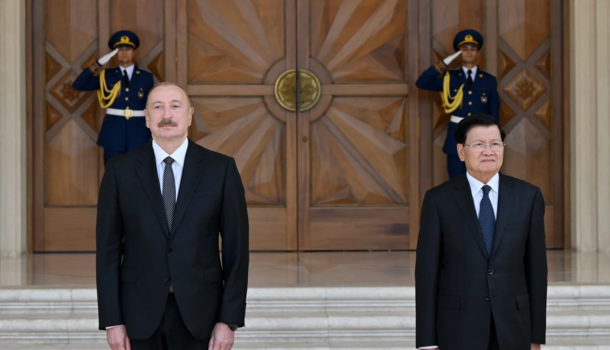 Laos Prezidenti rəsmi qarşılandı – FOTOLAR