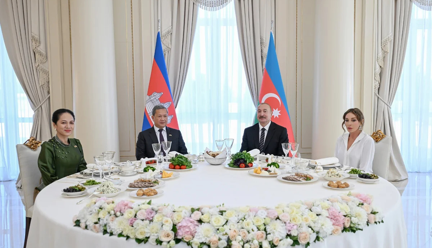 Prezident İlham Əliyevin adından Kamboca Baş nazirinin şərəfinə rəsmi nahar verilib