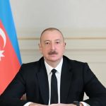 Prezident ailəsi ilə FIFA U-15 dünya çempionatının açılış mərasimini izləyir