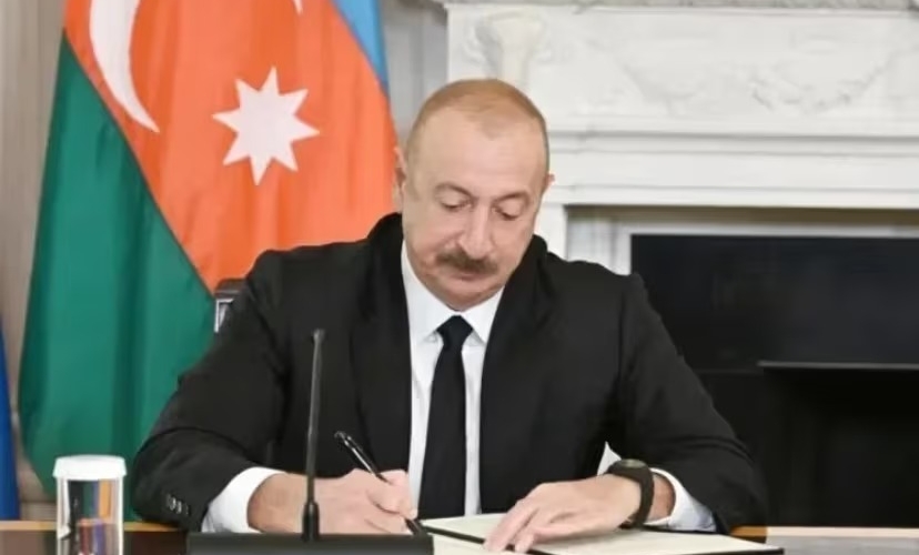 Prezident əməkhaqları ilə bağlı gözlənilən FƏRMANI imzaladı